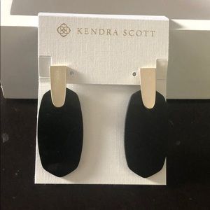Kendra Scott Aragon drop black earrings
